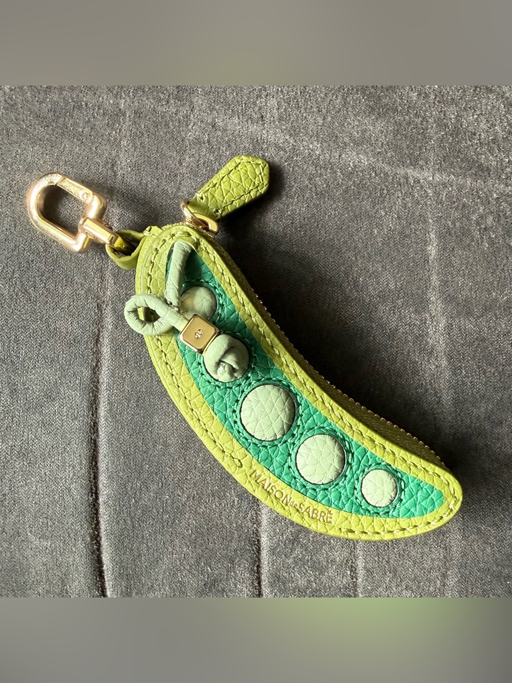 MAISON de Sabre Sabremoji Peapod Vegetable Charm 🫛♥️ - Picture 2 of 9